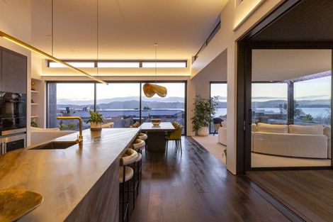 Photo of property in 35 Pukenamu Road, Rainbow Point, Taupo, 3330