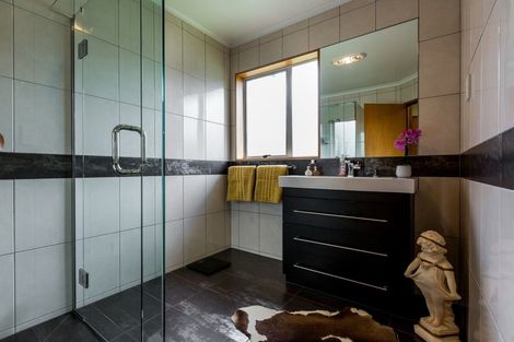 Photo of property in 11 Kensington Drive, Taradale, Napier, 4112