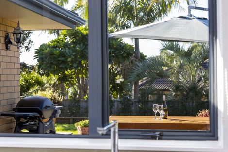 Photo of property in 6 Amberly Rise, Helensville, 0800