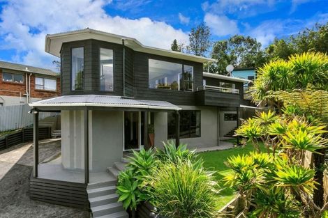 Photo of property in 1/86 Braemar Road, Castor Bay, Auckland, 0620