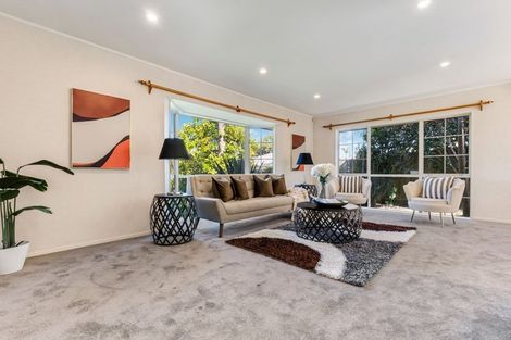 Photo of property in 10 Stewart Gibson Place, Manurewa, Auckland, 2105