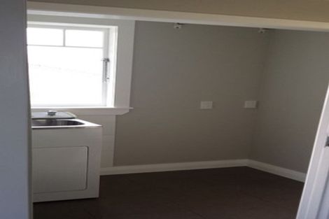 Photo of property in 5a Queen Mary Avenue, New Lynn, Auckland, 0600