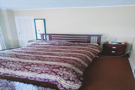 Photo of property in 9 Spence Road, Henderson, Auckland, 0612