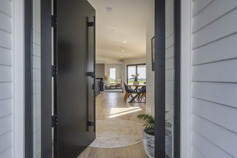 Photo of property in 21 Silicon Way, Fitzherbert, Palmerston North, 4410