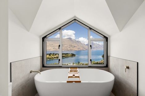 Photo of property in 7b Manchester Place, Queenstown, 9300