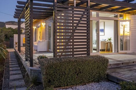 Photo of property in 36 Aperahama Street, Paekakariki, 5034