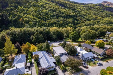 Photo of property in 23 Nairn Street, Arrowtown, 9302