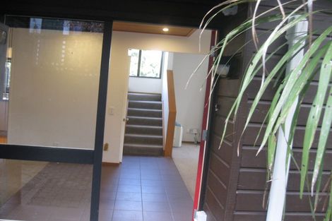 Photo of property in 2/27 Macdonald Crescent, Te Aro, Wellington, 6011