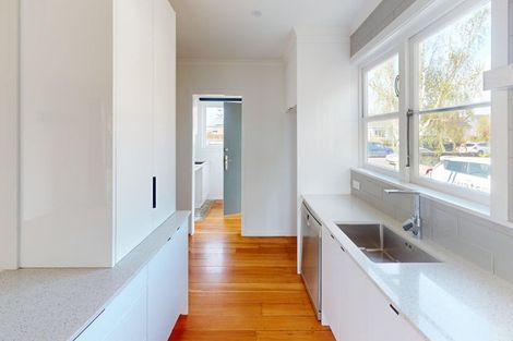 Photo of property in 39 Tyndall Street, Palmerston North, 4414