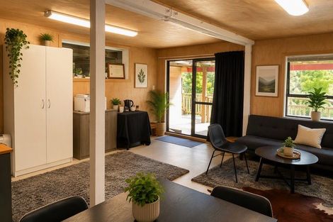 Photo of property in 76 Dowse Drive, Maungaraki, Lower Hutt, 5010