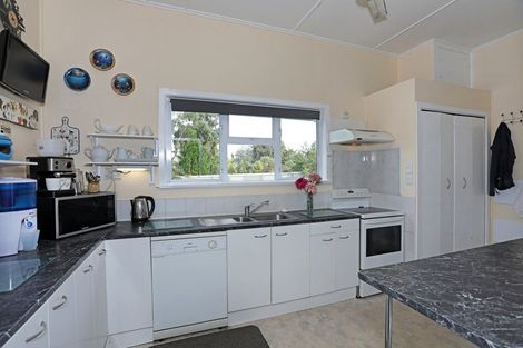 Photo of property in 16 Lyon Street, Marton, 4710