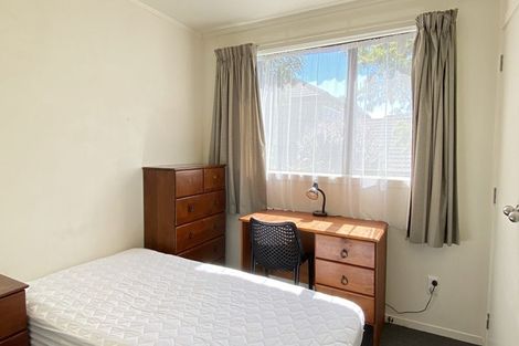 Photo of property in 8c Schnapper Rock Road, Schnapper Rock, Auckland, 0632