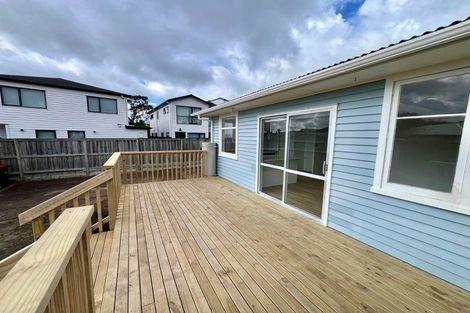 Photo of property in 6 Hurley Place, Kelston, Auckland, 0602