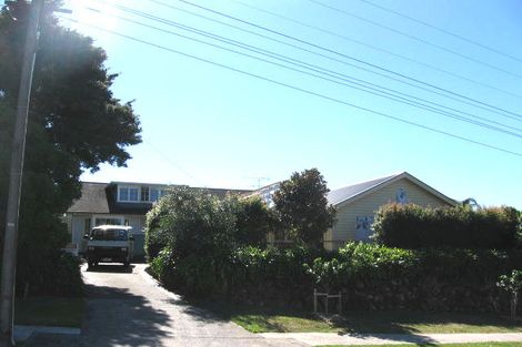 Photo of property in 10 Tiri Road, Milford, Auckland, 0620