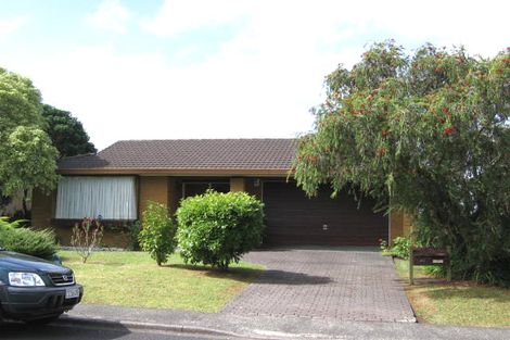 Photo of property in 40 Pakira Avenue, Glendene, Auckland, 0602