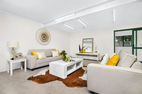 Photo of property in 2/44 Loloma Drive, Half Moon Bay, Auckland, 2012