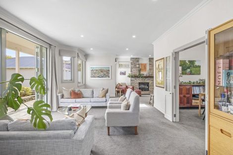 Photo of property in 379 Fergusson Drive, Heretaunga, Upper Hutt, 5018