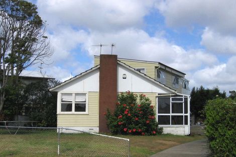 Photo of property in 20 Crocombe Crescent, Beach Haven, Auckland, 0626