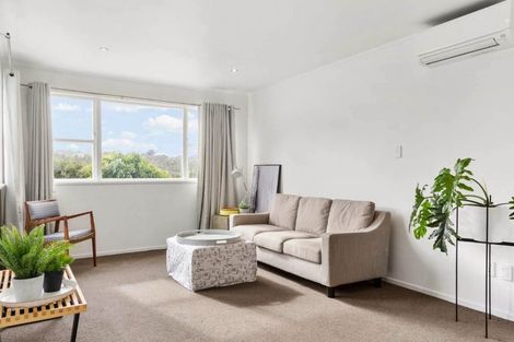 Photo of property in 75a Vandeleur Avenue, Birkdale, Auckland, 0626