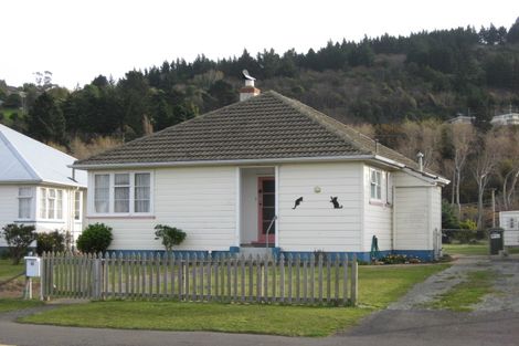Photo of property in 18 Albertson Avenue, Port Chalmers, 9023