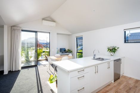 Photo of property in 38 Obelisk Street, Wanaka, 9305