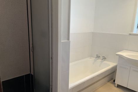 Photo of property in 5 Devon Place, Roslyn, Palmerston North, 4414