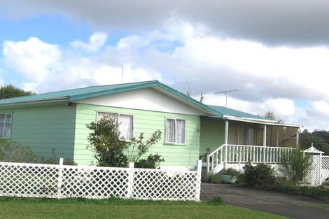 Photo of property in 16 Solea Road, Sunnyvale, Auckland, 0612