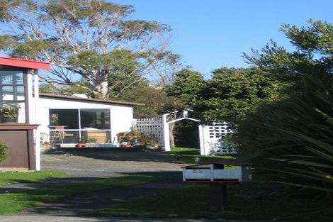 Photo of property in 22 Whitechapel Grove, Stokes Valley, Lower Hutt, 5019