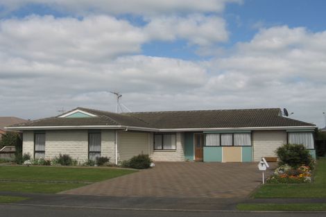 Photo of property in 4 Norfolk Drive, Otamatea, Whanganui, 4500