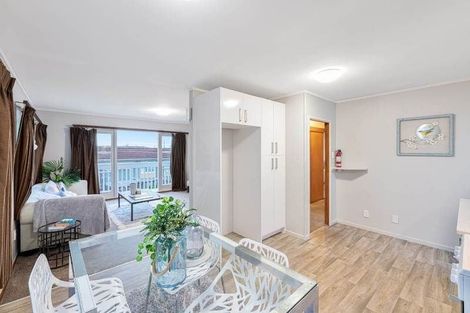 Photo of property in 2/90 Te Atatu Road, Te Atatu South, Auckland, 0610