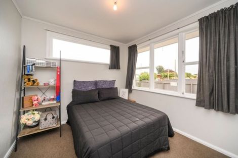 Photo of property in 53 Sutherland Crescent, Westbrook, Palmerston North, 4412