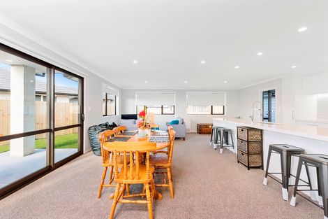 Photo of property in 26 Oka Street, Papamoa Beach, Papamoa, 3118