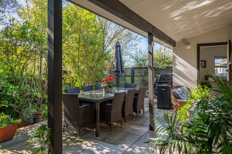 Photo of property in 34 James Cook Street, Havelock North, 4130