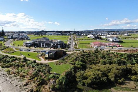 Photo of property in 12 Emerald Avenue, Rosehill, Papakura, 2113