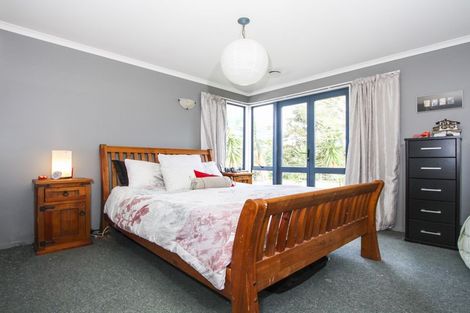 Photo of property in 18 Wallace Road, Ranui, Auckland, 0612