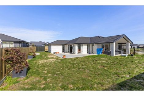 Photo of property in 4 Plescher Crescent, Leamington, Cambridge, 3432