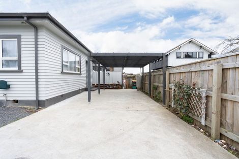 Photo of property in 31 Queenwood Road, Levin, 5510