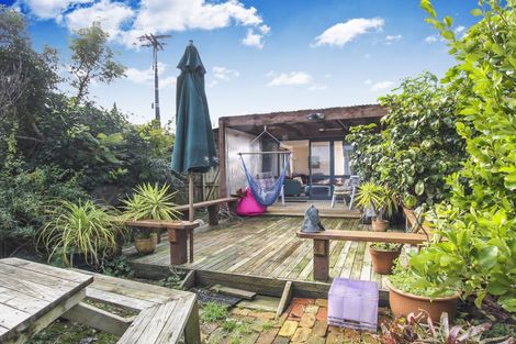 Photo of property in 18 Wallace Road, Ranui, Auckland, 0612