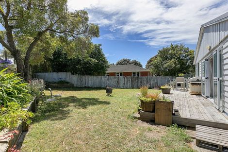 Photo of property in 24 Surprise Place, Cannons Creek, Porirua, 5024