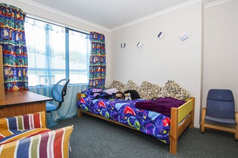 Photo of property in 18 Wallace Road, Ranui, Auckland, 0612