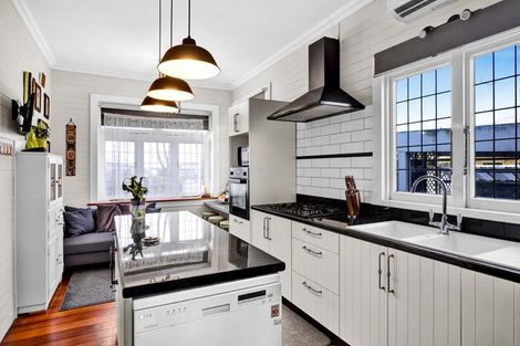 Photo of property in 75 Broadway, Stratford, 4332