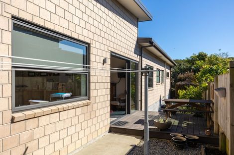 Photo of property in 21 Glentui Place, Waikawa, Picton, 7220