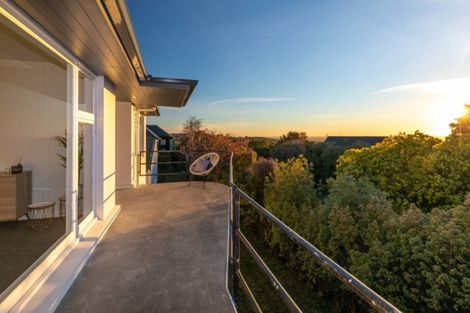 Photo of property in 148 Dyers Pass Road, Cashmere, Christchurch, 8022