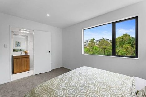 Photo of property in 53a Crestview Rise, Papakura, 2110
