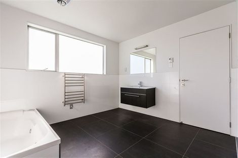 Photo of property in 114 Killybegs Drive, Pinehill, Auckland, 0632