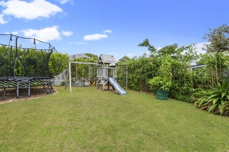 Photo of property in 147 Queen Street, Northcote Point, Auckland, 0627