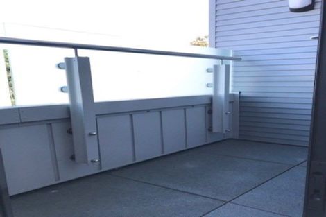 Photo of property in 5a/30 Westward Ho, Glen Eden, Auckland, 0602