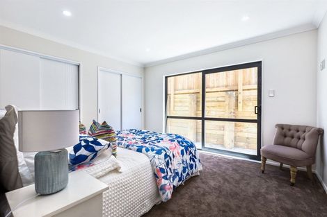 Photo of property in 4225c Great North Road, Glendene, Auckland, 0602