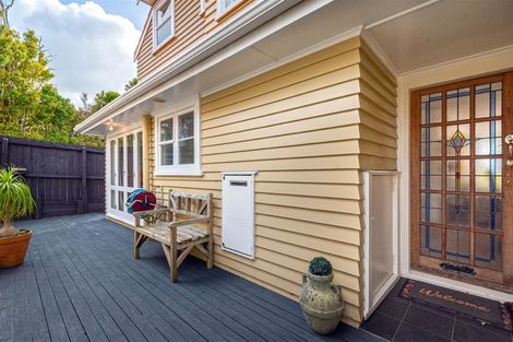 Photo of property in 113 Carlisle Road, Torbay, Auckland, 0632