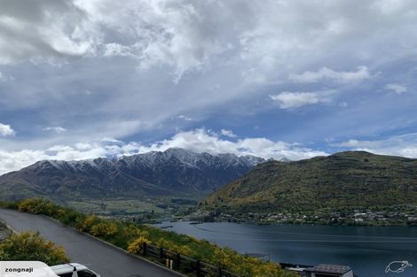 Photo of property in 4 Luckie Lane, Queenstown Hill, Queenstown, 9300